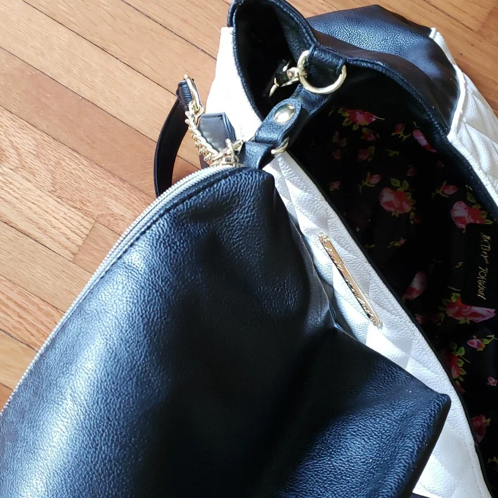Large Betsey Johnson Bag Convertible  NWOT - Picture 7 of 8